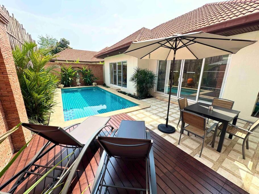 View Talay Villas - Large luxury, 2 Bedroom - private pool villa, 500m from Jomtien beach - VTV 74 - B&B
