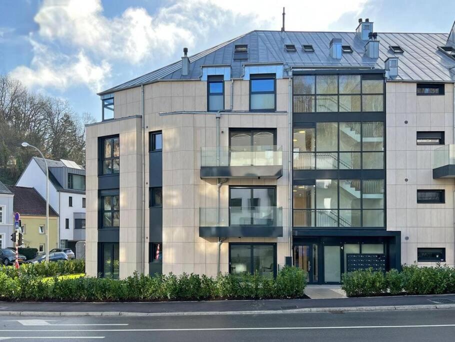 Belair New 1BR w/ Balcony+Garage - Ferienwohnung Luxemburg