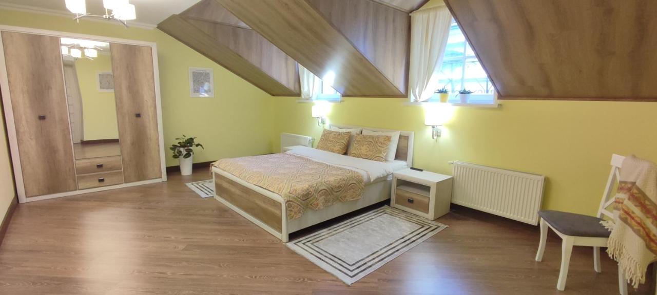 B&B Kamianets-Podilskyi - Сонячна мансарда - Bed and Breakfast Kamianets-Podilskyi