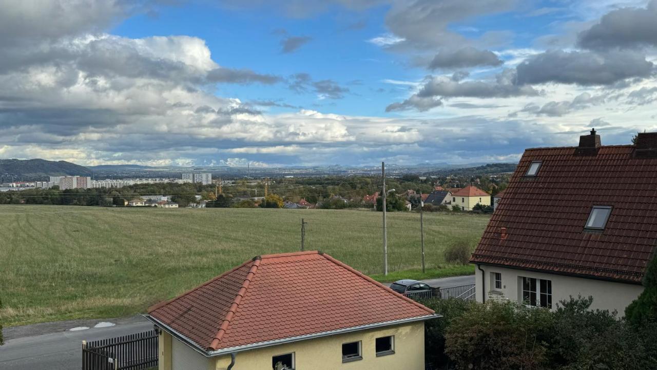 B&B Dresda - 205 qm "Traumtor" mit Sauna, Whirlpool, Kamin und 3 Terrassen mit Blick in die Böhmisch Sächsische Schweiz - Bed and Breakfast Dresda