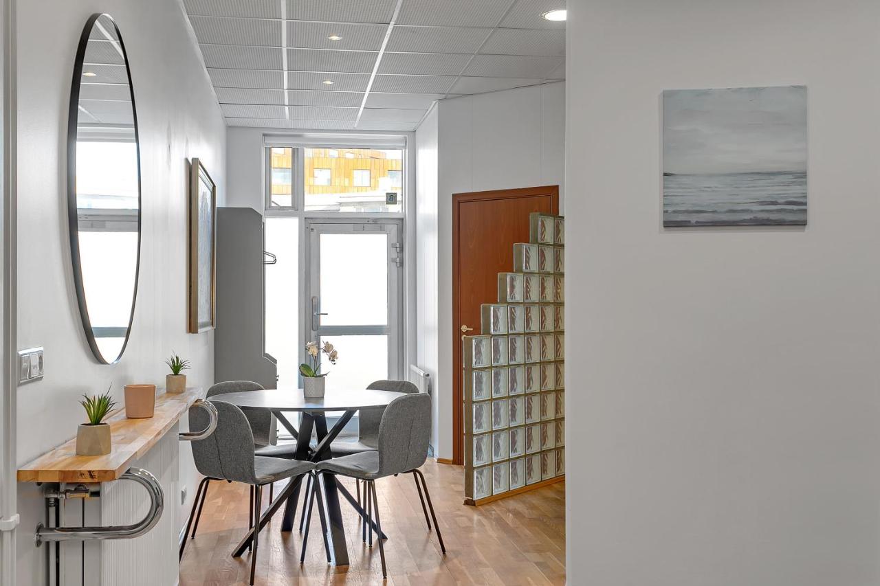 Bright apartment in the Heart of the City! - B&B