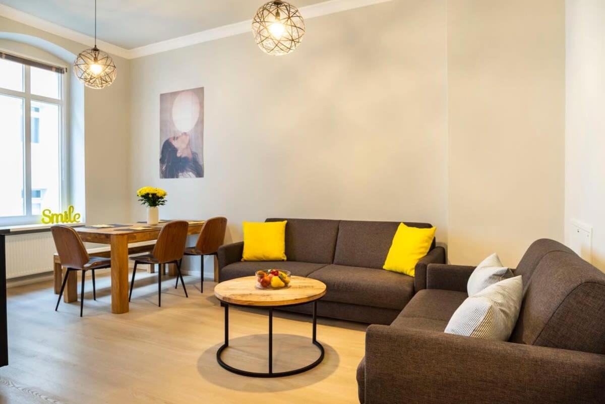 B&B Berlin - Two BR and Two BTH plus Self Checkin plus Street Parking - Bed and Breakfast Berlin