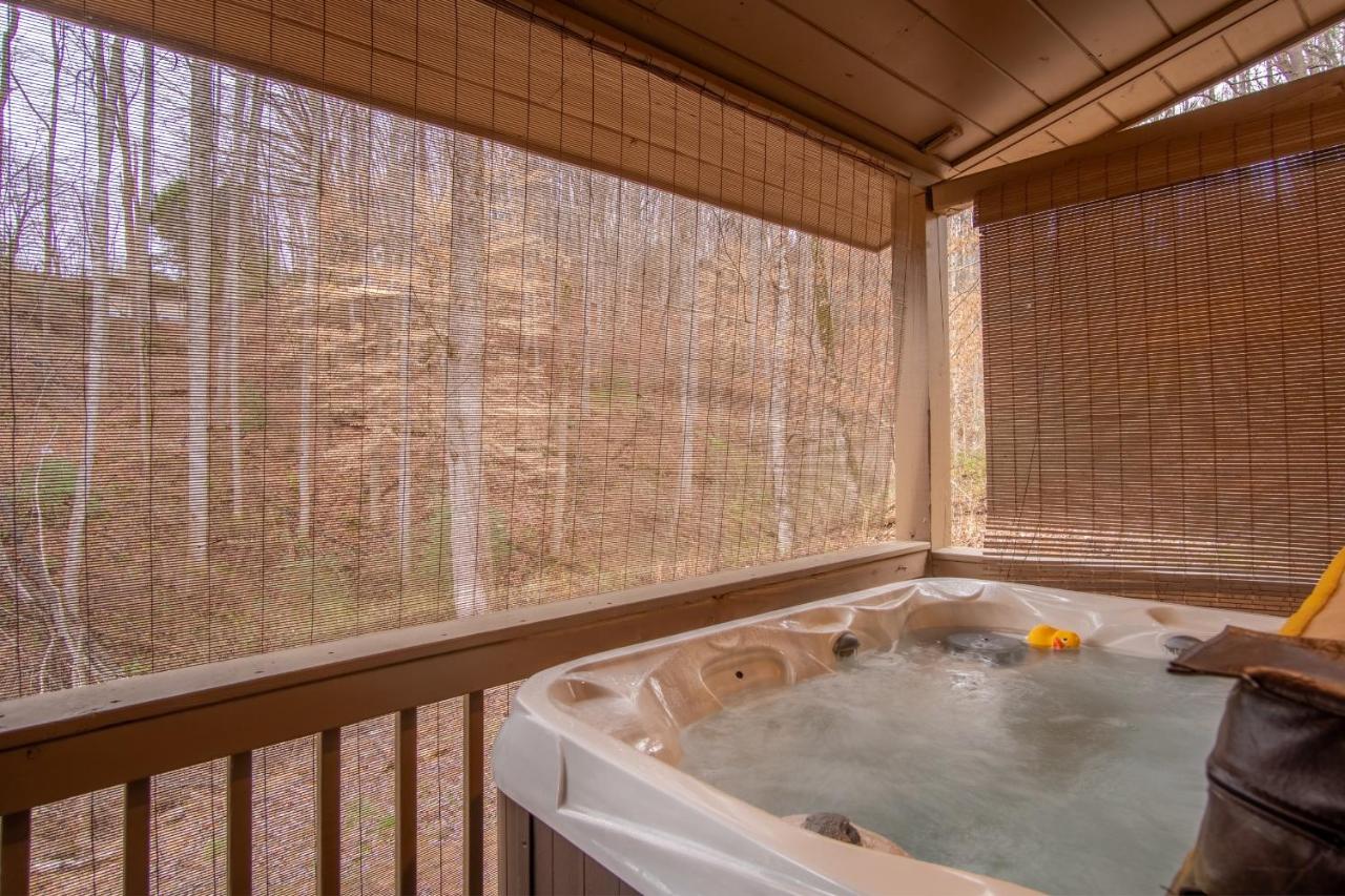 Cozy Cabin Retreat: Tiny Trotter - B&B