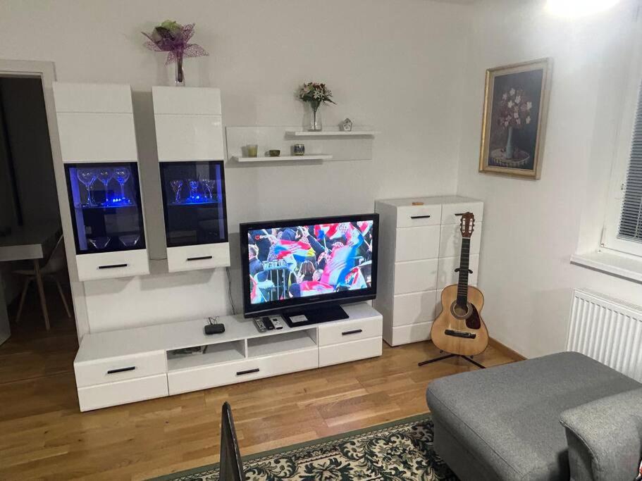Trojizbový byt vzdialený 800 m od X bionic Shere s dvoma kúpeľňami - Ferienwohnung