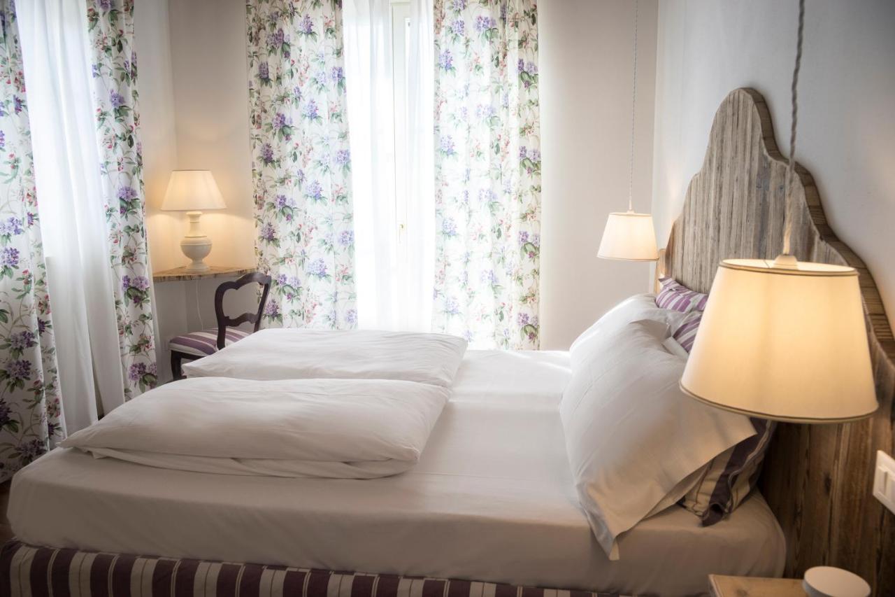 Standard Doppel- oder Zweibettzimmer mit Gartenblick
