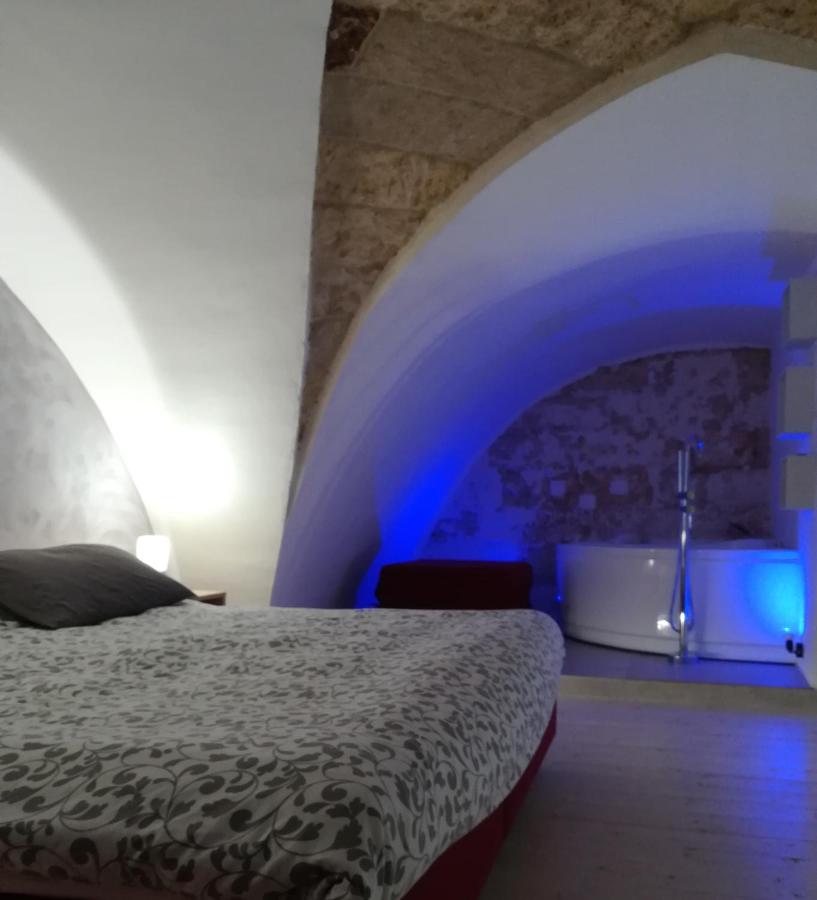 Studio with Spa Bath