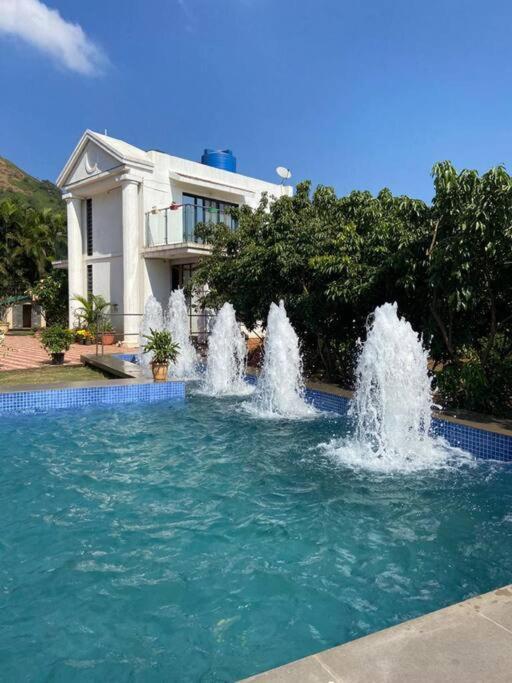 B&B Lonavla - Solace - The Forest Villa with Private Pool - Bed and Breakfast Lonavla