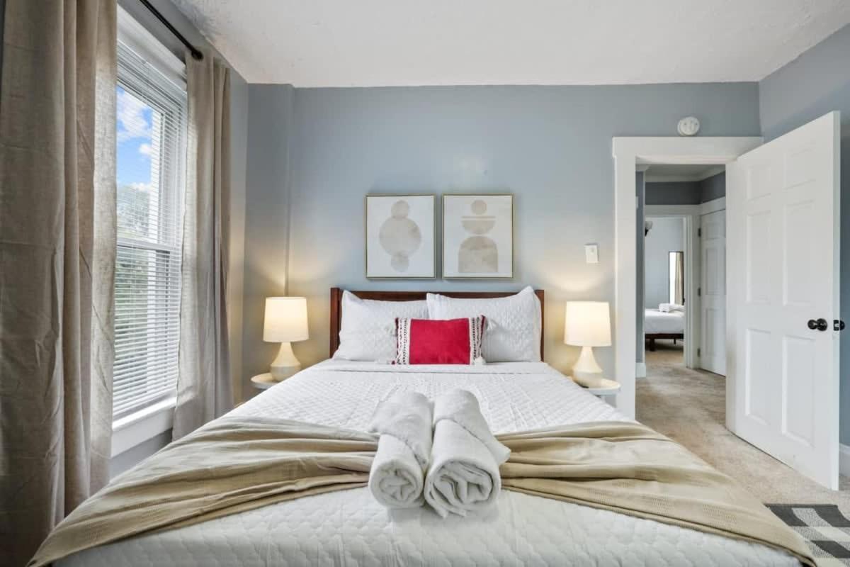 The Indiana Stunner - B&B