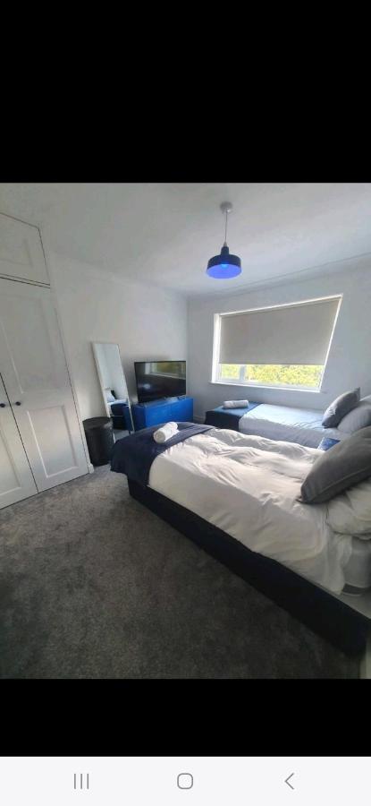Lovely 3 bedroom house free parking - B&B