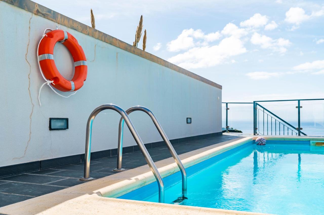 Villa Alex,pool and ocean view - B&B Calheta