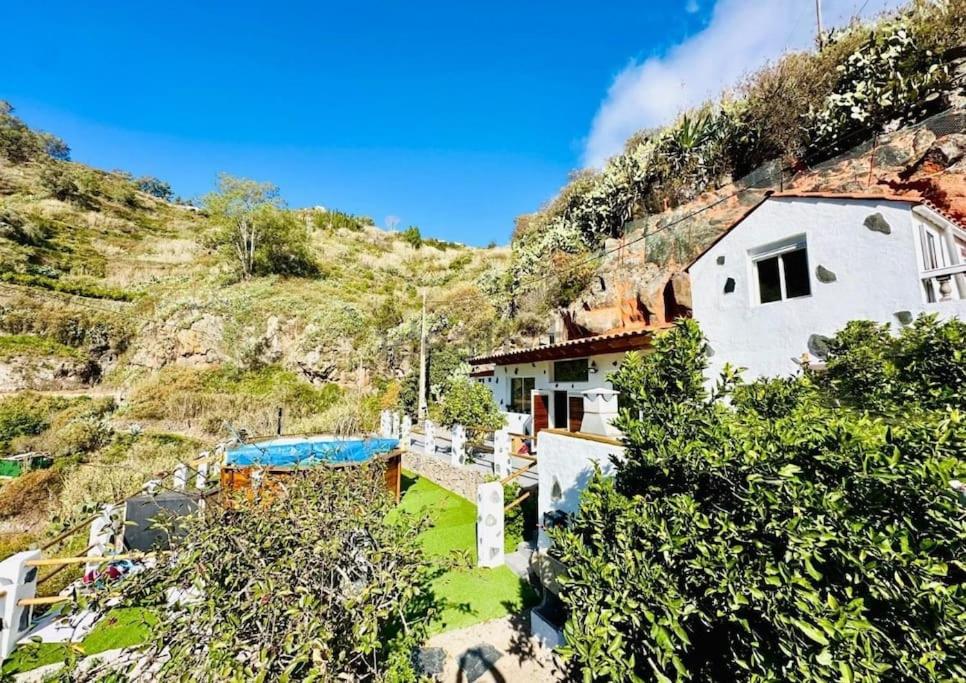 Casa cueva las rosadas & piscina - B&B Teror