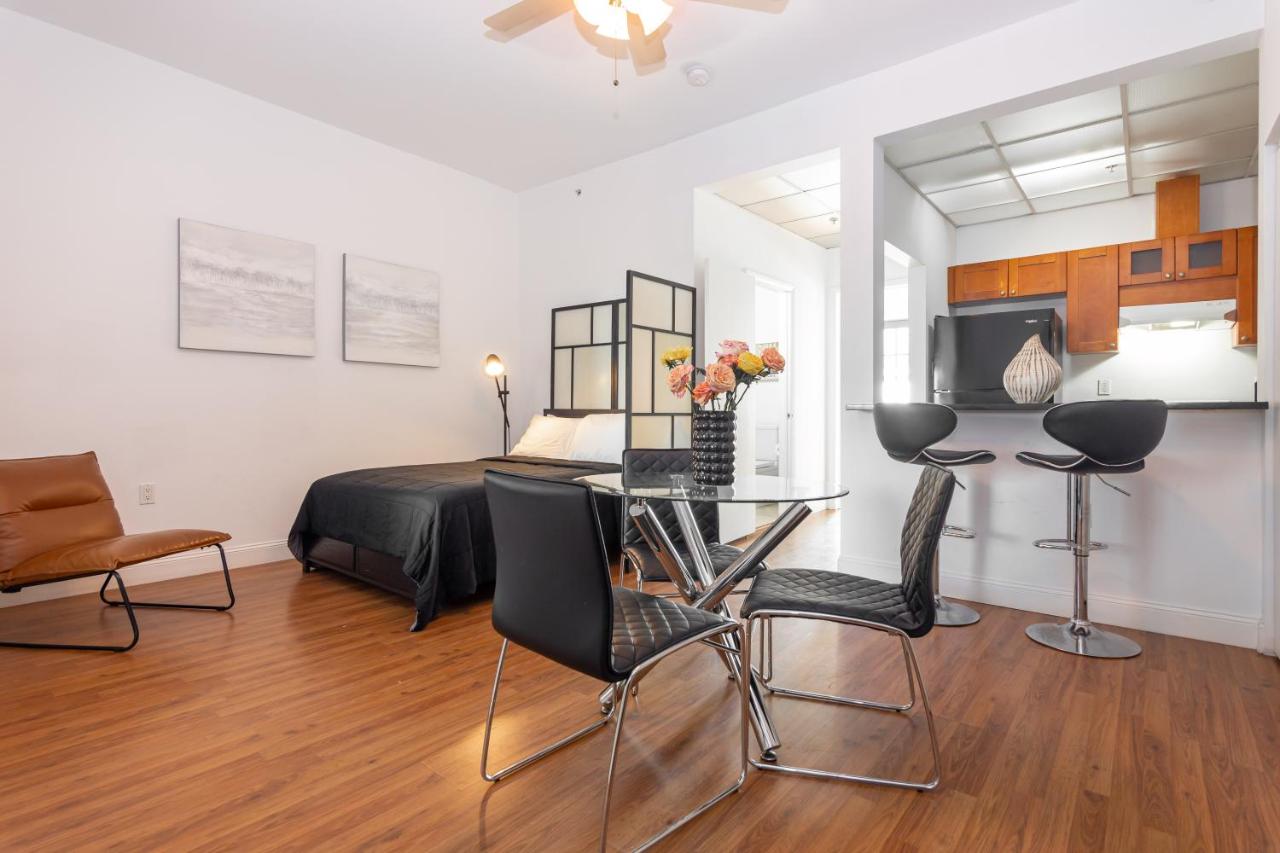B&B Miami - 1-BDRM Apartment with Balcony - Heart of Downtown and Wynwood - Bed and Breakfast Miami