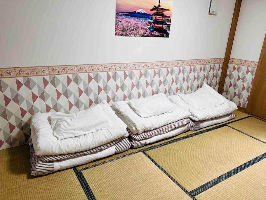 全新上线花跡民宿4号館102，关西机场直达萩之茶屋出站1分钟！难波、心斋桥4分钟车程！ - B&B