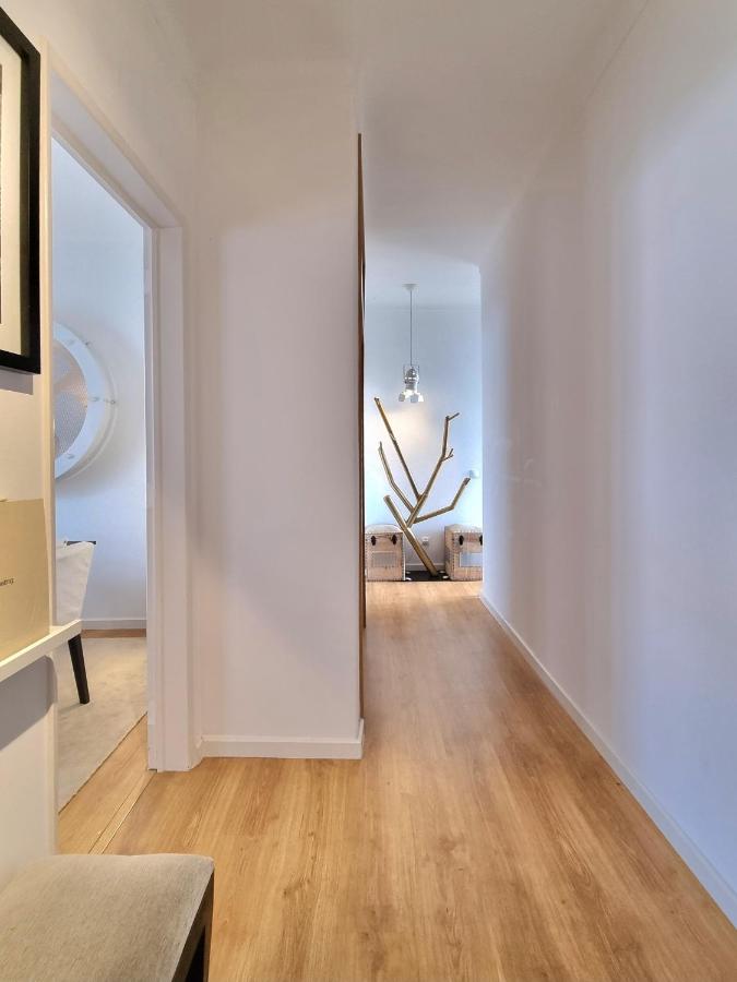 NEW - Epic Design -AC, Balcony, Free Parking - Ferienwohnung