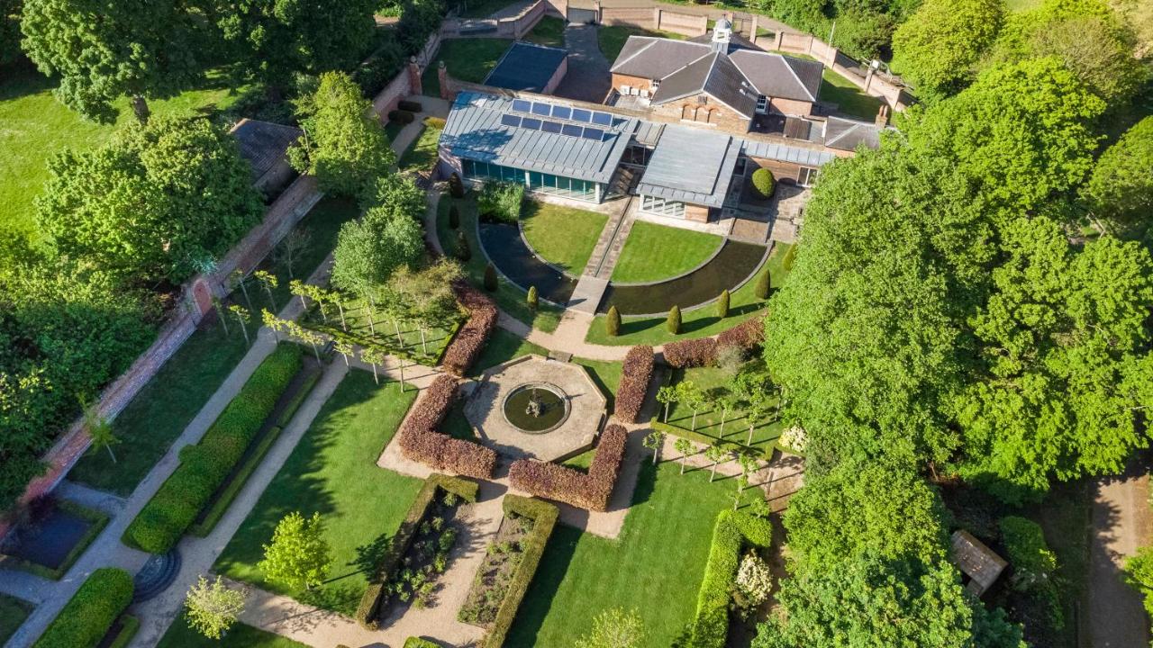 Luxury 10,000 Sq Ft 7-bed Mansion With Indoor Pool - B&B