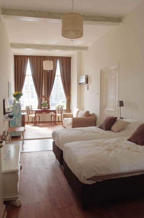 Chambre Lits Jumeaux avec Salle de Bains Privative