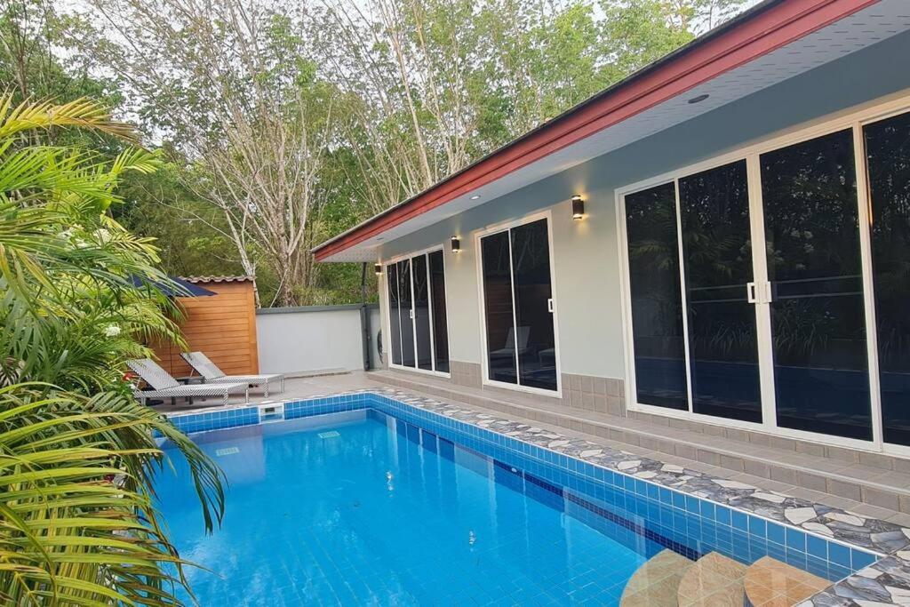 B&B Ban Klang - Sky Blue Pool Villa Aonang - Bed and Breakfast Ban Klang