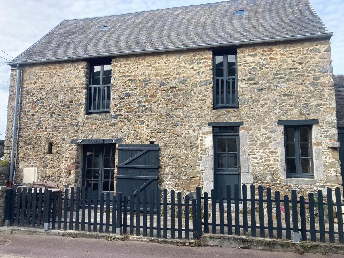 Maison en pierres à 1200m de la mer - B&B