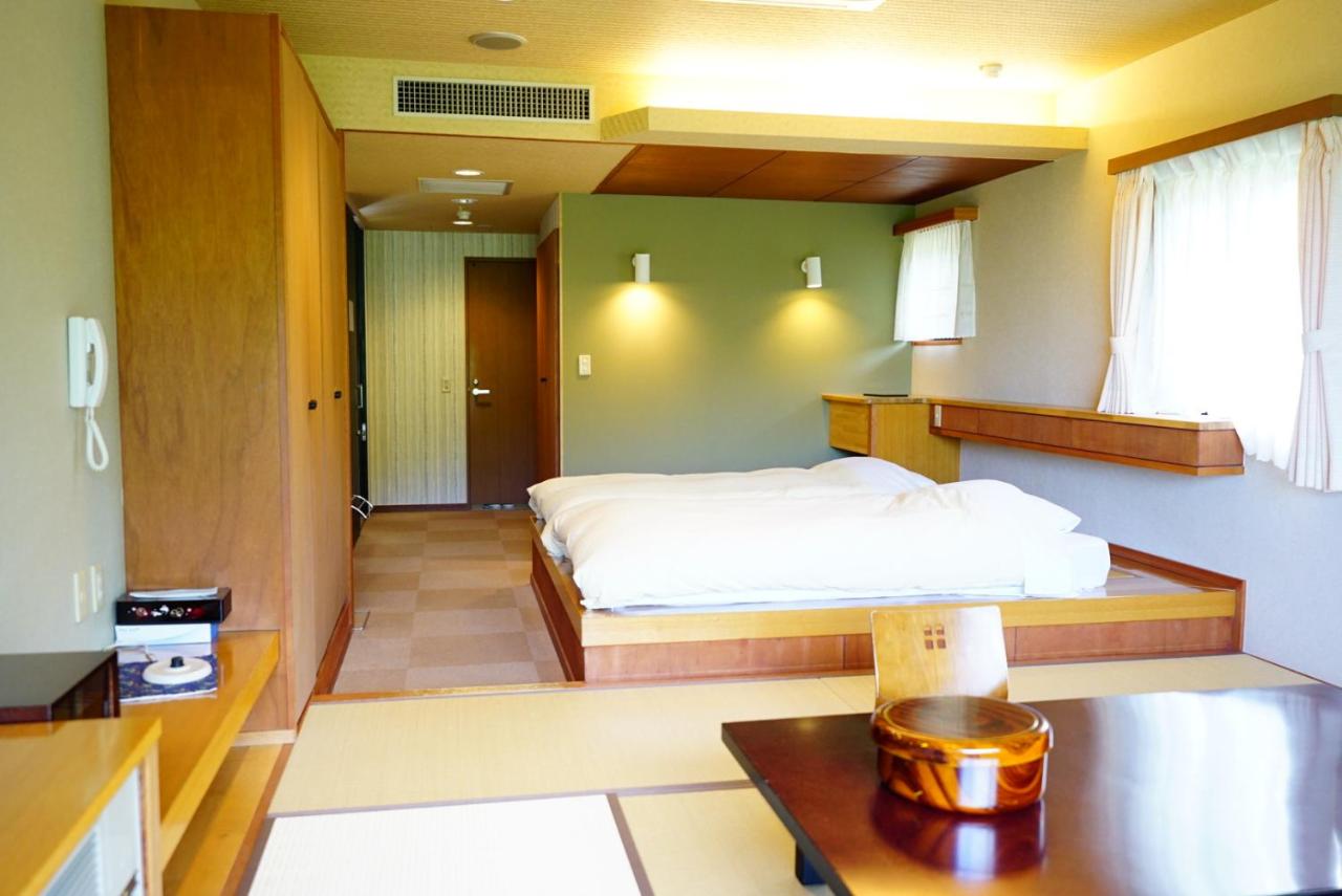 Room with Tatami Area with Private Shower and Toilet