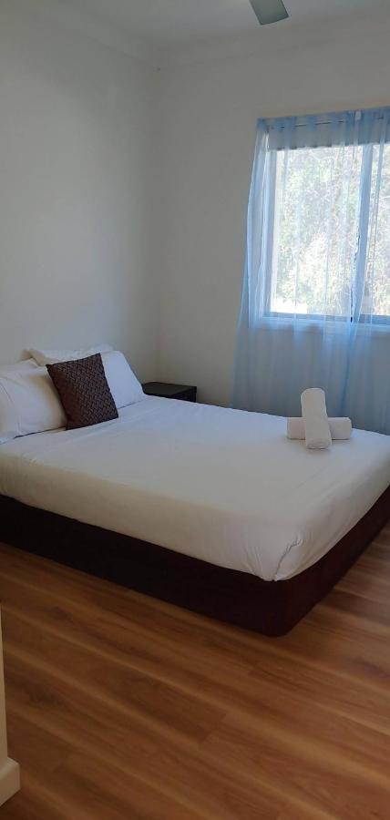 B&B Frankston - Great Three Bedroom House Opposite Hospital & University - Bed and Breakfast Frankston