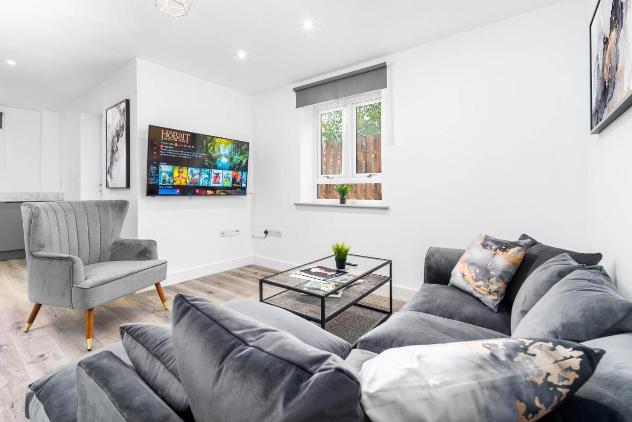 B&B Birmingham - New Luxe 2 Bedroom Apartment - Private Parking - Balcony - 2MC - Bed and Breakfast Birmingham