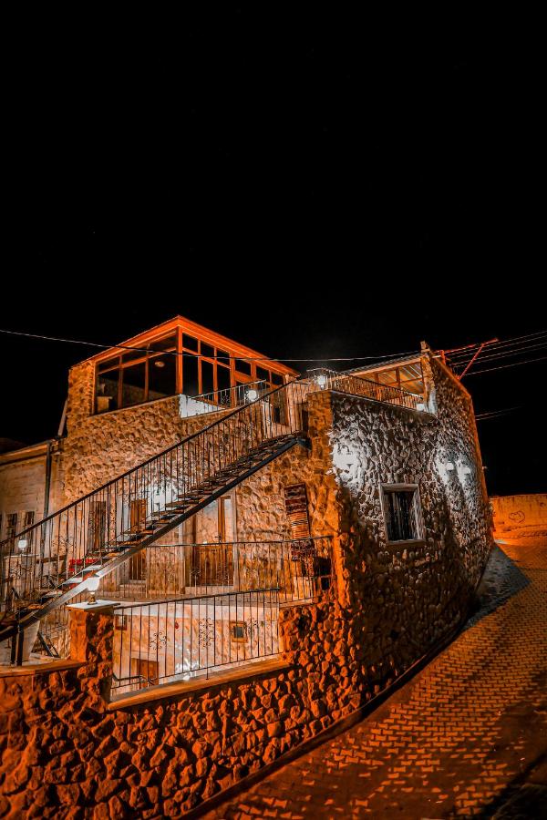 By Yüksel Cave - B&B