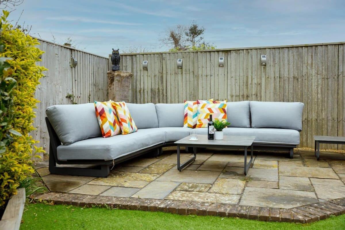 Modern & stylish seaside family home - B&B Chichester