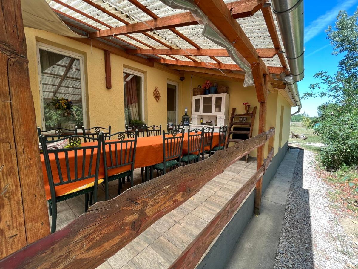 Abádi Major Kemencés Udvar - B&B Abádszalók