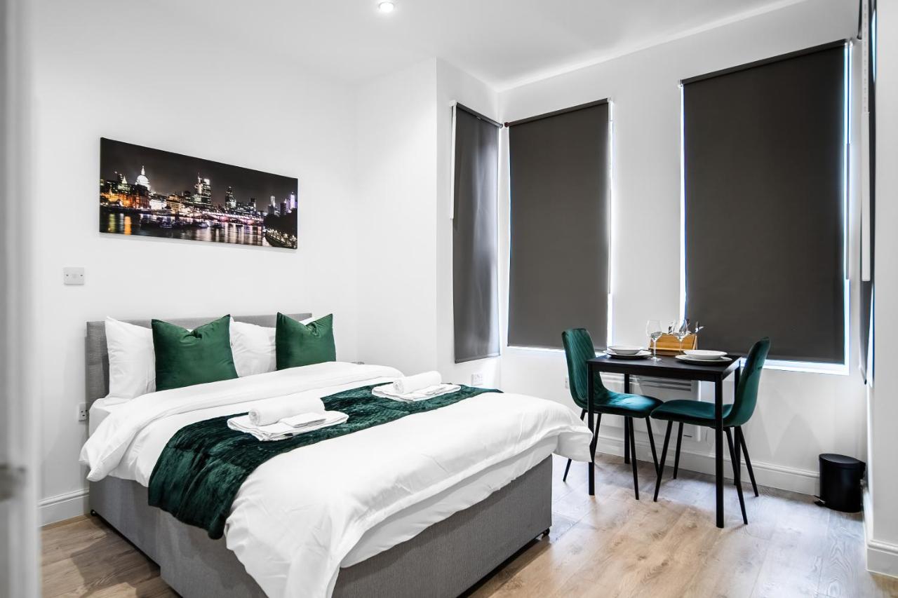 B&B Londen - Modern Studio Rooms in Wembley - Bed and Breakfast Londen