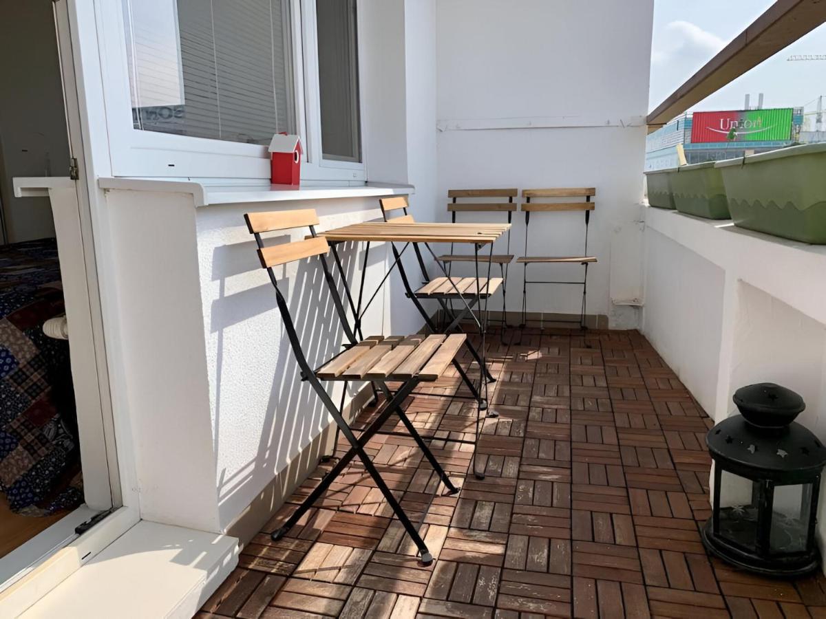 Park View City Center Location Apartment with Balcony - Chambres d’hôtes Bratislava