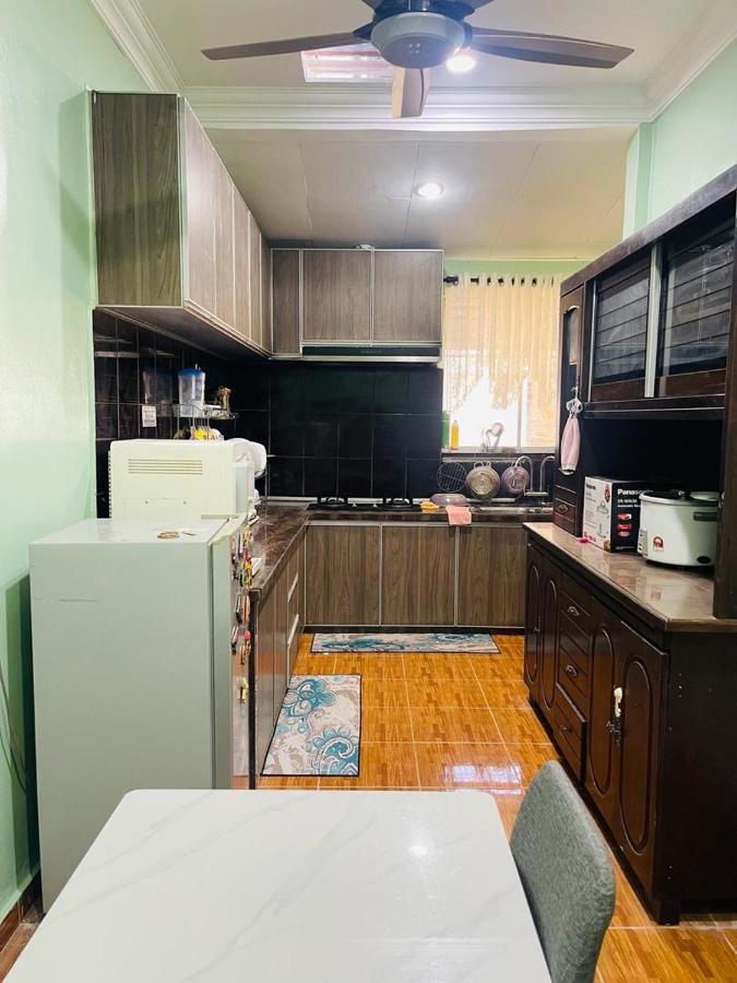 Mak kuntum homestay - B&B