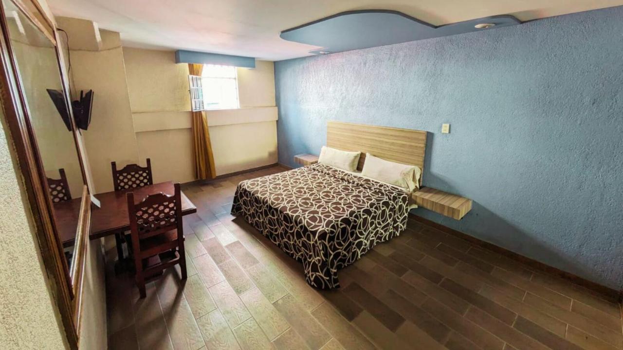 B&B Mexico City - Hotel Plaza San Juan - Bed and Breakfast Mexico City