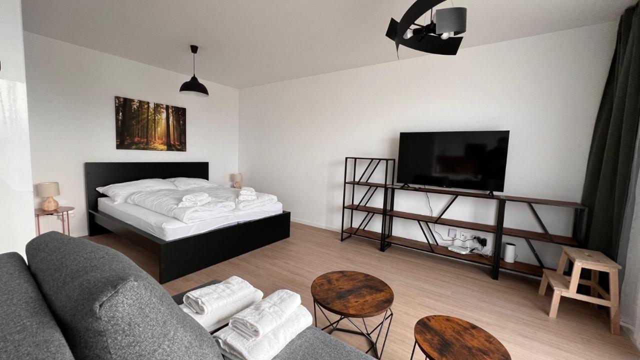 B&B Bratislava - 2 room Apartment with terrace, new building, 25 - Bed and Breakfast Bratislava