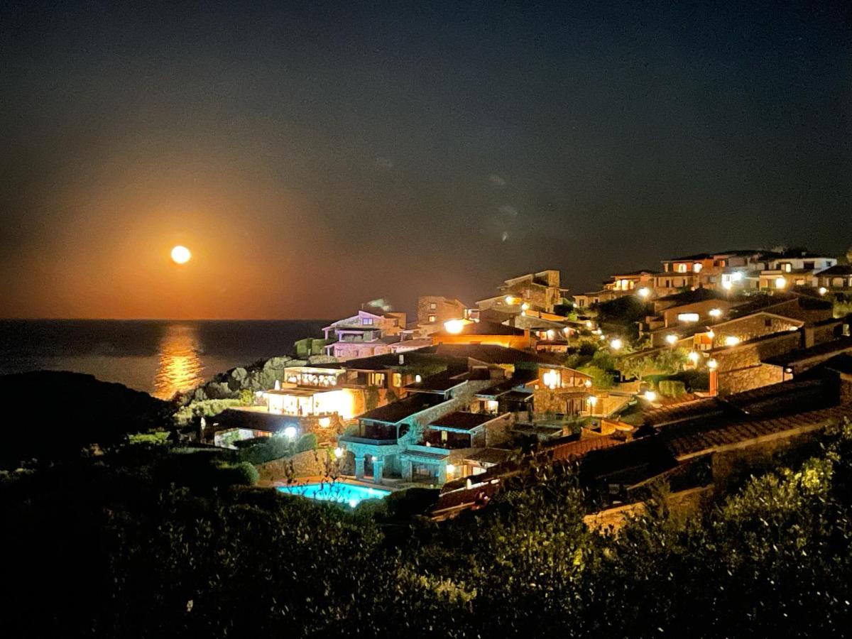 Punta Est - Quadri Cassiopea Vista Mare - B&B Capo Coda Cavallo
