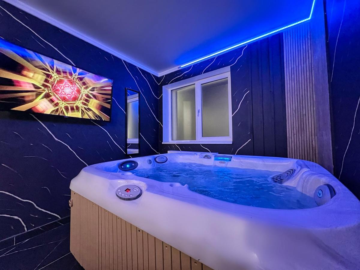 Luxor - Jacuzzi&Cozy Apartments - Ferienwohnung