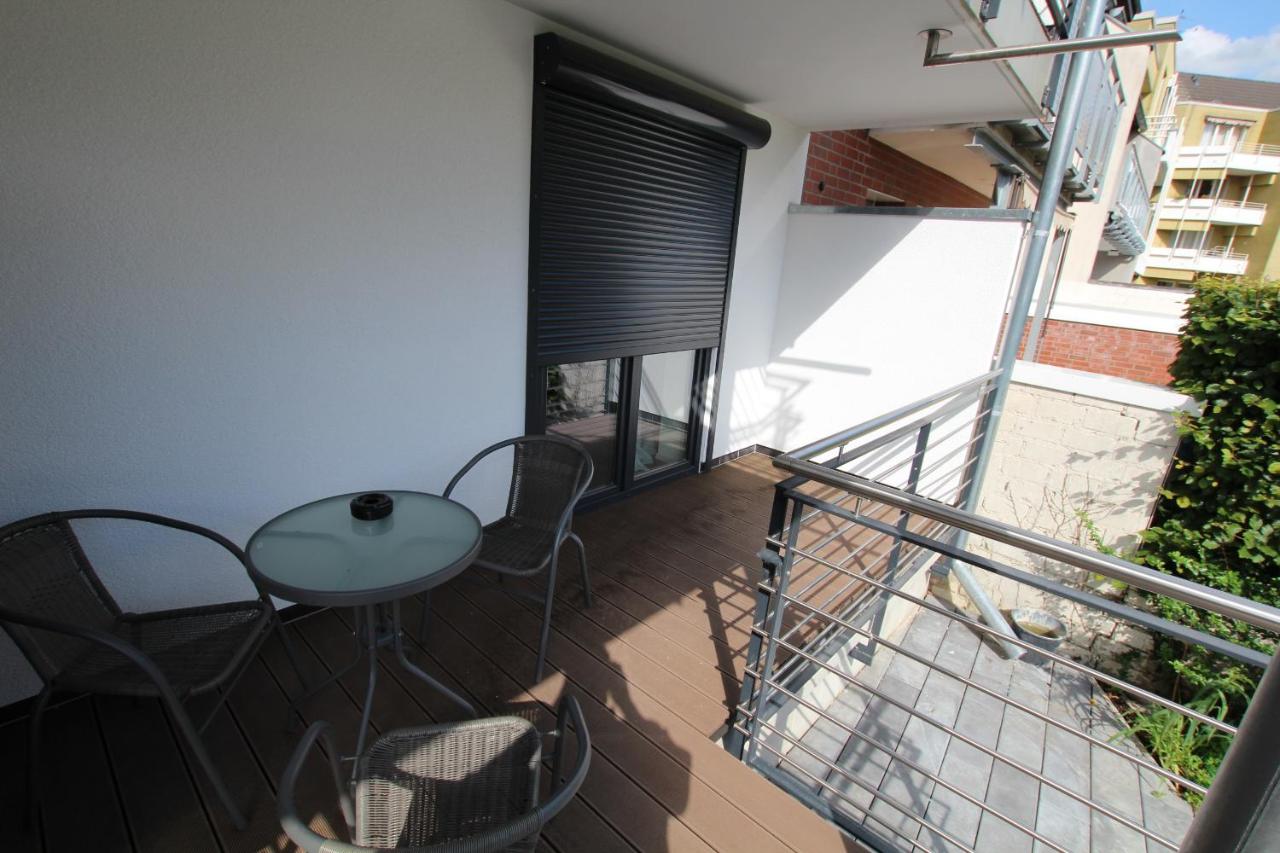 One Bedroom Apartment with Balcony - Left