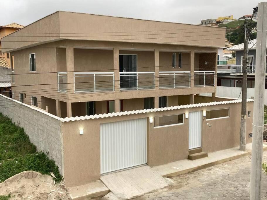 B&B Cabo Frio - Casa com piscina, grande e espaçosa no Condomínio dos Pássaros - Bed and Breakfast Cabo Frio