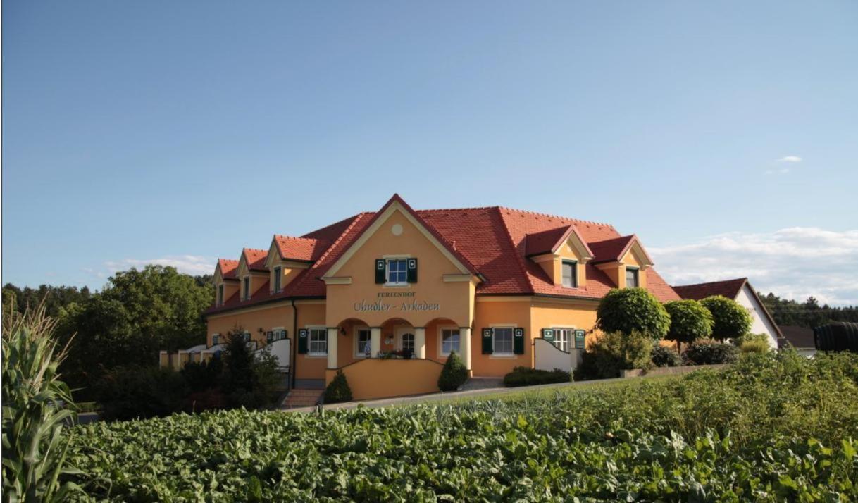 B&B Stegersbach - Ferienhof Uhudler-Arkaden - Bed and Breakfast Stegersbach