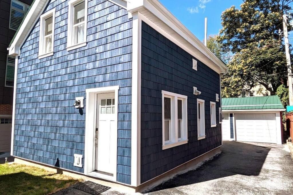 Walkable Elmwood Cottage, No Chores 2Bath 2BR 2Car - Ferienwohnung