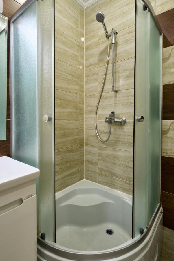 Сozy Kiev Apartment str Chernovola - Bed and Breakfast