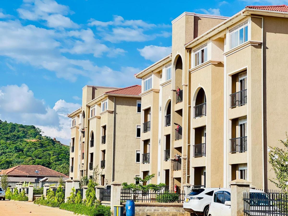 Fully furnished 3 bedroom apartment in Mirembe Villas Kigo, Uganda - B&B