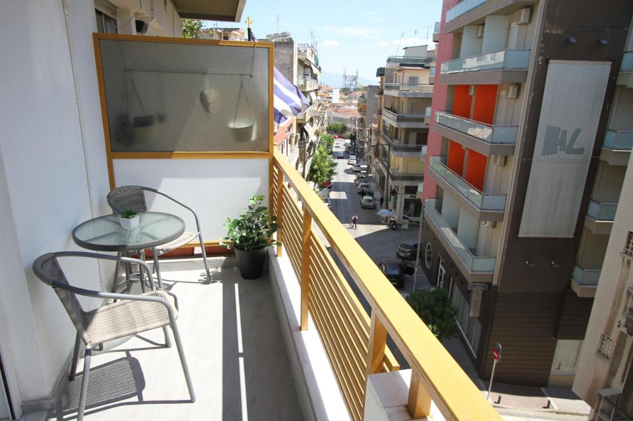 Newly Renovated Central 2 Bedroom Apartment in Kozani - Ferienwohnung