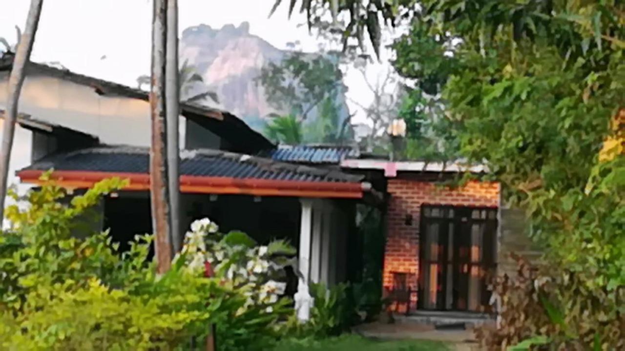 B&B Sigiriya - Tezara Home Stay - Bed and Breakfast Sigiriya