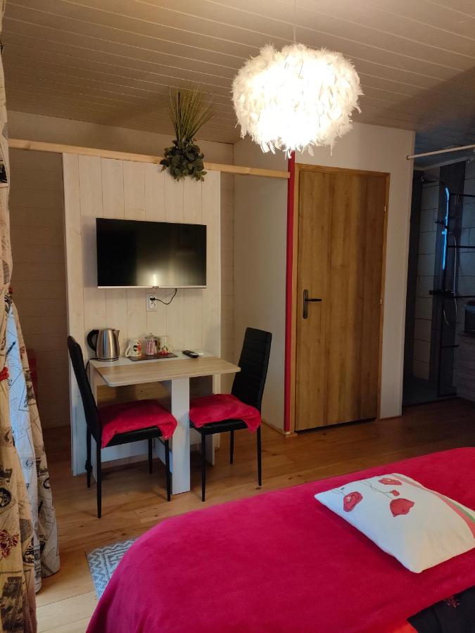 Kamer met Kingsize Bed en Uitzicht op de Tuin