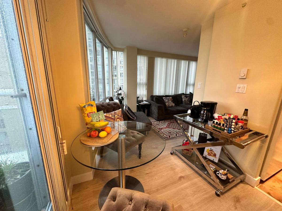 Penthouses of Beach Ave - B&B