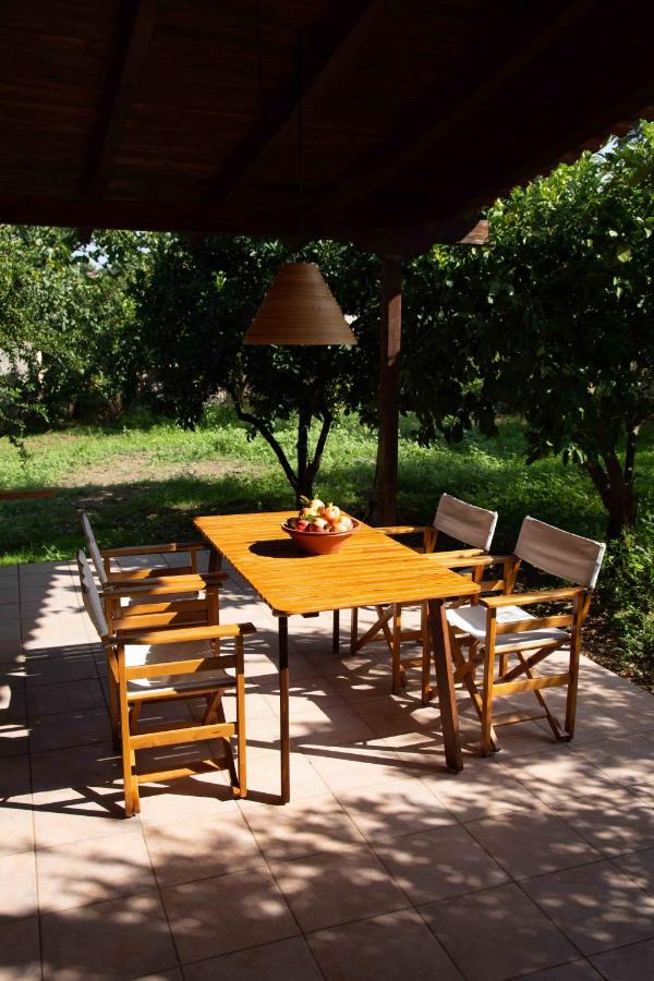 Tzitzikari, Private Cottage in a Citrus Garden - Ferienwohnung