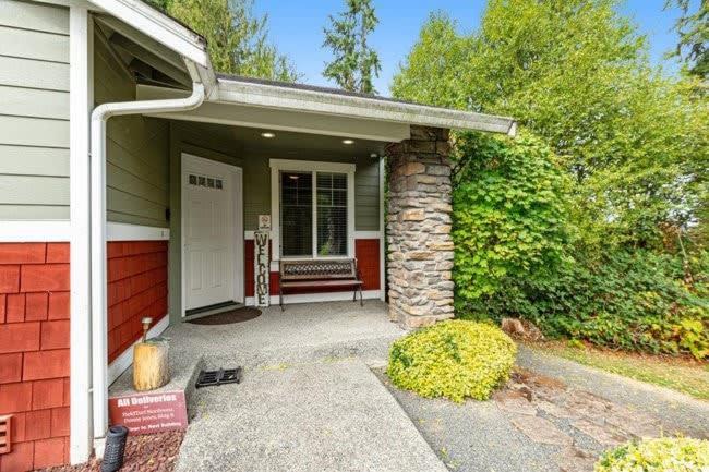 Pet Friendly and Spacious Valley View Family Home - B&B Snohomish