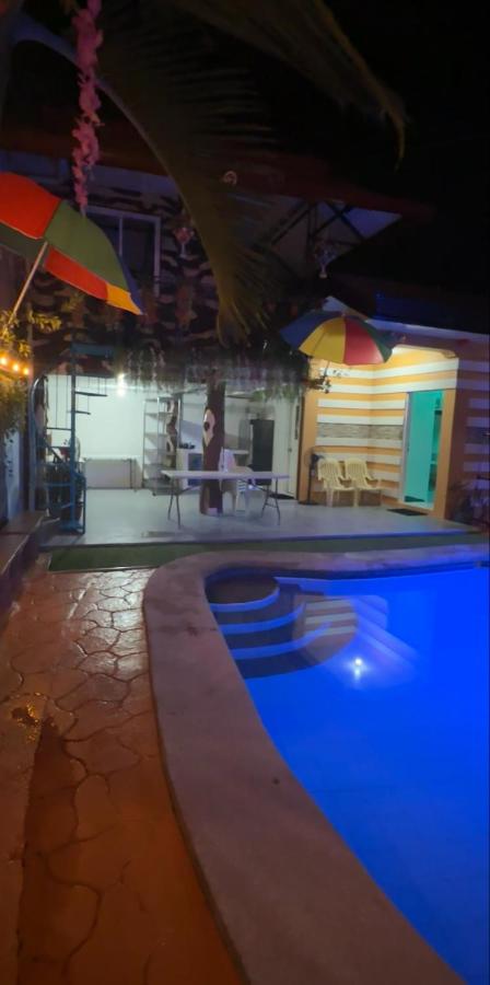 B&B Olongapo City - Cozy room with outdoor swimming pool - Bed and Breakfast Olongapo City