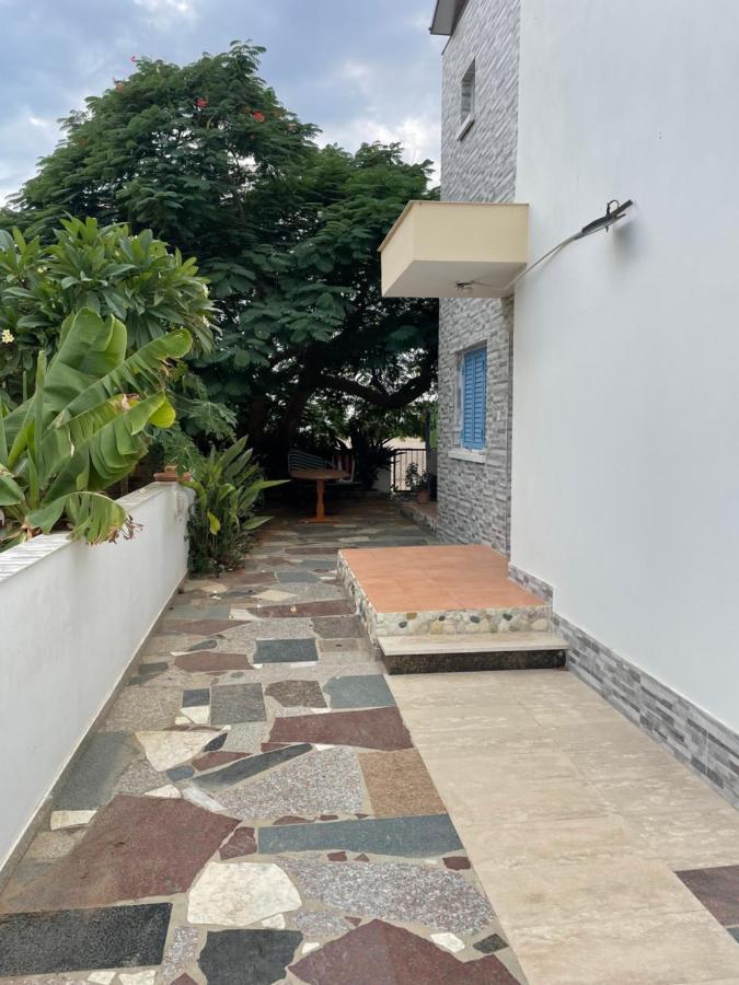 Peaceful villa by the sea - B&B