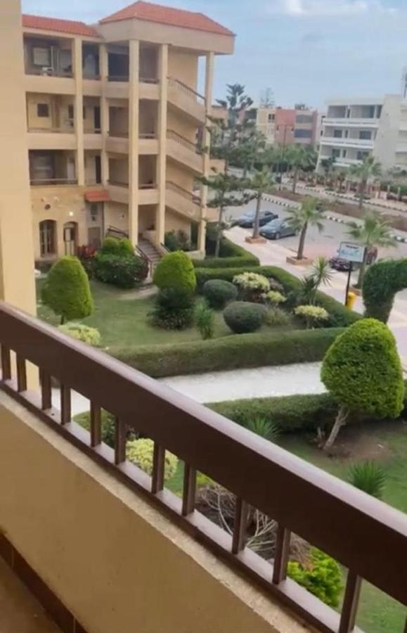 Maxeem Direct sea view Apartment super Lux 2 bed rooms Alexandria Maamoura Beach شاليه سوبر لوكس مجموعه مكسيم شاطىء المعموره الاسكندريه على البحرمع كارنيهات بوابه طول السنه و الشاطىء الخاص من اول مايو الى نهايه اكتوبر للعائلات - Chambres d’hôtes Alexandrie